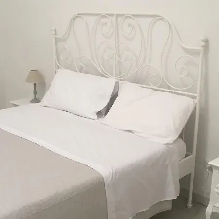 Piazza Matteotti Bed & Breakfast Stornara